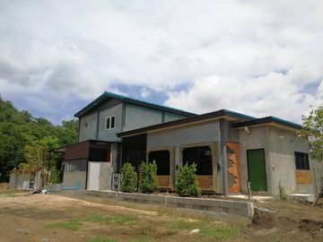 ขายที่ดินพร้อม บ้าน & ร้านสไตล์ลอฟท์ The Jungle Bar & Café โซนทุ่งทานตะวัน เขาจีนแล เมืองลพบุรี