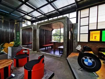 ขายที่ดินพร้อม บ้าน & ร้านสไตล์ลอฟท์ The Jungle Bar & Café โซนทุ่งทานตะวัน เขาจีนแล เมืองลพบุรี