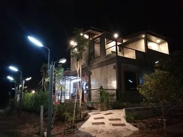 ขายที่ดินพร้อม บ้าน & ร้านสไตล์ลอฟท์ The Jungle Bar & Café โซนทุ่งทานตะวัน เขาจีนแล เมืองลพบุรี