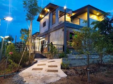 ขายที่ดินพร้อม บ้าน & ร้านสไตล์ลอฟท์ The Jungle Bar & Café โซนทุ่งทานตะวัน เขาจีนแล เมืองลพบุรี