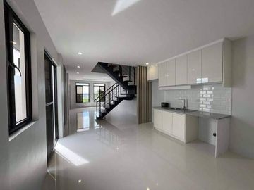 4Bedrooms House and Lot In Taytay Rizal Ready For Occupancy Overlooking City View