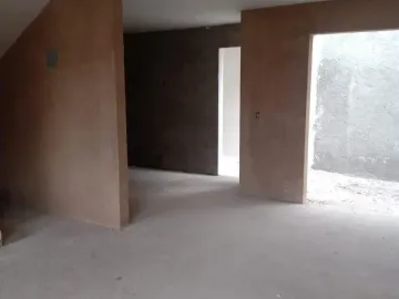 Vendo Casa de 2 Pisos, 4 Recámaras, Al Sur de Pachuca, Fracc. Esmeralda.