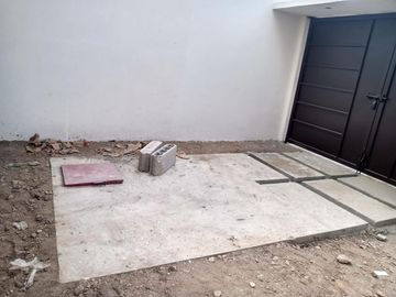 Vendo Casa de 2 Pisos, 4 Recámaras, Al Sur de Pachuca, Fracc. Esmeralda.