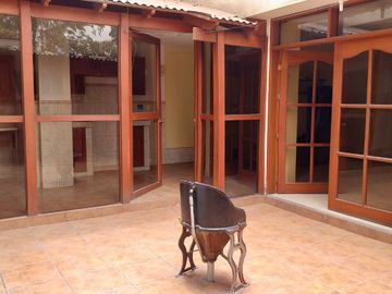 VENTA CASA CHACLACAYO CERCA A LA PLAZA PRINCIPAL