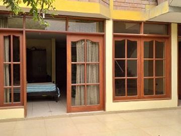 VENTA CASA CHACLACAYO CERCA A LA PLAZA PRINCIPAL