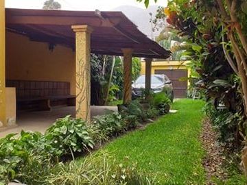 VENTA CASA CHACLACAYO CERCA A LA PLAZA PRINCIPAL