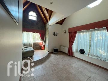 OPORTUNIDAD VENDO GRAN CASA VIÑA DE MAR 10 DORM, 7 BAÑOS, ESTAC.,BOD.