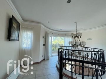 OPORTUNIDAD VENDO GRAN CASA VIÑA DE MAR 10 DORM, 7 BAÑOS, ESTAC.,BOD.
