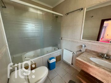 OPORTUNIDAD VENDO GRAN CASA VIÑA DE MAR 10 DORM, 7 BAÑOS, ESTAC.,BOD.