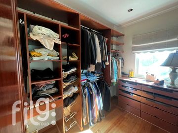 OPORTUNIDAD VENDO GRAN CASA VIÑA DE MAR 10 DORM, 7 BAÑOS, ESTAC.,BOD.
