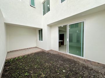 Casa en venta nueva en Metepec en privada. no aplica crédito, moderna para estrenar con roof Garden