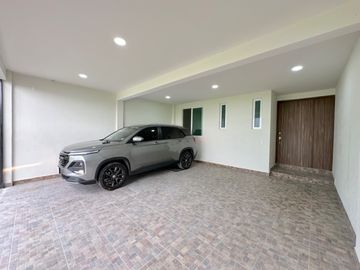 Casa en venta nueva en Metepec en privada. no aplica crédito, moderna para estrenar con roof Garden