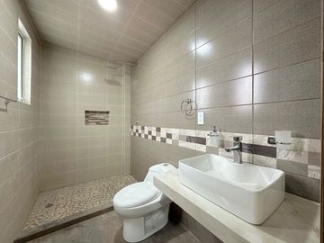 Casa en venta nueva en Metepec en privada. no aplica crédito, moderna para estrenar con roof Garden