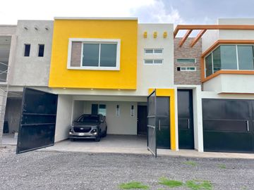 Casa en venta nueva en Metepec en privada. no aplica crédito, moderna para estrenar con roof Garden