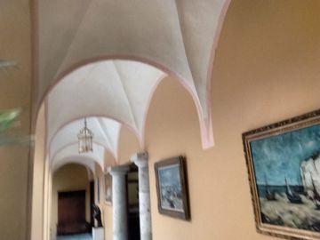 CASA EN UN SOLO NIVEL CERCA DE LOS ENCINOS