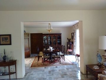 CASA EN UN SOLO NIVEL CERCA DE LOS ENCINOS