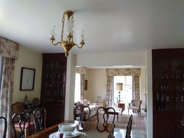 CASA EN UN SOLO NIVEL CERCA DE LOS ENCINOS