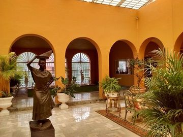 CASA EN UN SOLO NIVEL CERCA DE LOS ENCINOS
