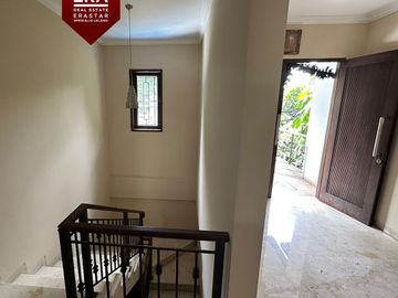 Rumah 3 Lantai, Jl. Danau Tondano, Tanah Abang, Jakarta Pusat