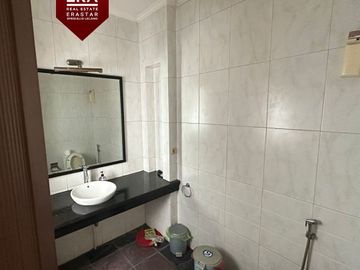 Rumah 3 Lantai, Jl. Danau Tondano, Tanah Abang, Jakarta Pusat