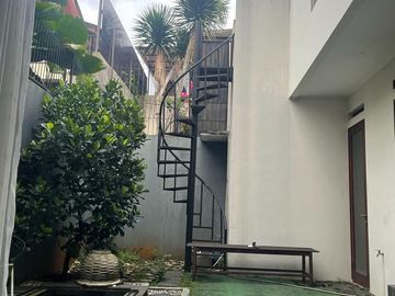 Rumah Fully Furnished 2 Lantai di Menteng Bintaro 11882OM 0811111----