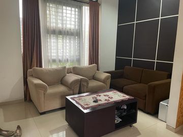 Rumah Fully Furnished 2 Lantai di Menteng Bintaro 11882OM 0811111----