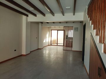 Venta-Cotacachi, espectacular casa a estrenar 175 m2 3 hab