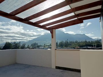 Venta-Cotacachi, espectacular casa a estrenar 175 m2 3 hab