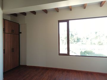 Venta-Cotacachi, espectacular casa a estrenar 175 m2 3 hab
