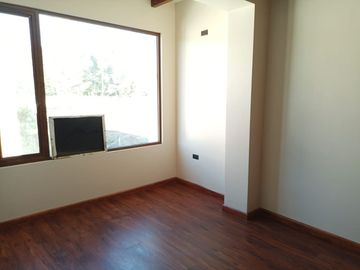 Venta-Cotacachi, espectacular casa a estrenar 175 m2 3 hab