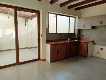 Venta-Cotacachi, espectacular casa a estrenar 175 m2 3 hab
