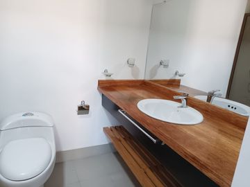 Venta-Cotacachi, espectacular casa a estrenar 175 m2 3 hab