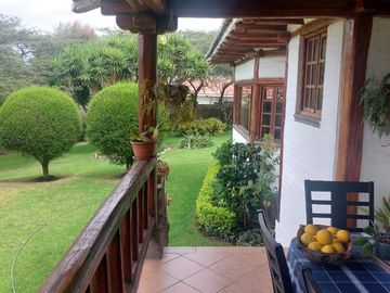 GRAN TERRENO CON CASA TIPO HACIENDA EN TUMBACO LA VIÑA ALTA