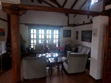 GRAN TERRENO CON CASA TIPO HACIENDA EN TUMBACO LA VIÑA ALTA