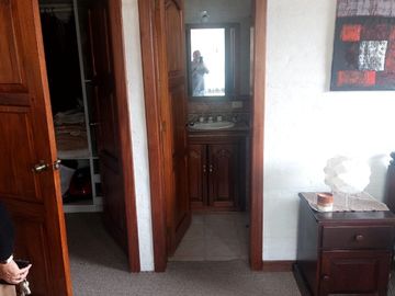 GRAN TERRENO CON CASA TIPO HACIENDA EN TUMBACO LA VIÑA ALTA