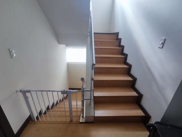 Venta Terreno urbano con dos casas unifamiliares en Pomásqui x Colegio Francés, construcción 415M2, terreno 1000M2, $315.000