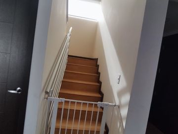 Venta Terreno urbano con dos casas unifamiliares en Pomásqui x Colegio Francés, construcción 415M2, terreno 1000M2, $315.000