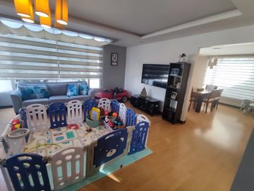 Venta Terreno urbano con dos casas unifamiliares en Pomásqui x Colegio Francés, construcción 415M2, terreno 1000M2, $315.000