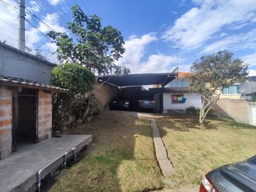 Venta Terreno urbano con dos casas unifamiliares en Pomásqui x Colegio Francés, construcción 415M2, terreno 1000M2, $315.000
