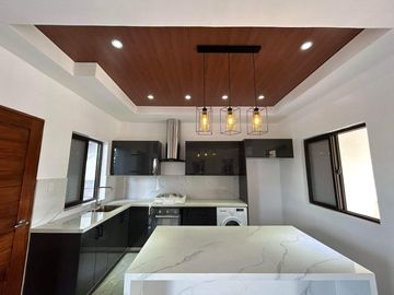 GABRIEL HEIGHTS TAGAYTAY BRAND NEW HOUSE WITH POOL FOR SALE