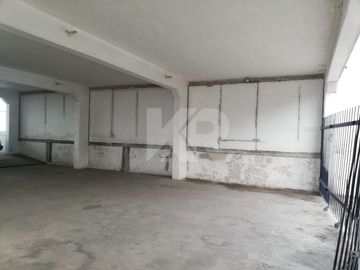 LOCAL COMERCIAL DE 232 METROS