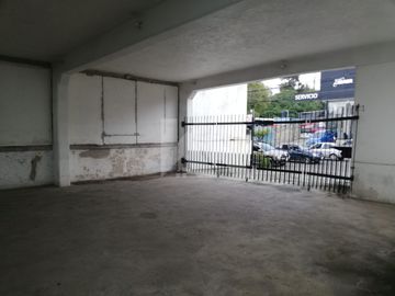 LOCAL COMERCIAL DE 232 METROS