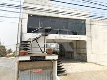 LOCAL COMERCIAL DE 232 METROS
