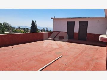 LOCAL COMERCIAL DE 232 METROS