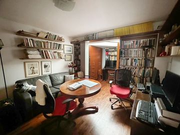 CASA EN VENTA EN MIRAFLORES CERCA A PARQUE