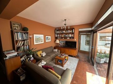 CASA EN VENTA EN MIRAFLORES CERCA A PARQUE