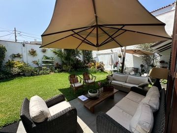 CASA EN VENTA EN MIRAFLORES CERCA A PARQUE