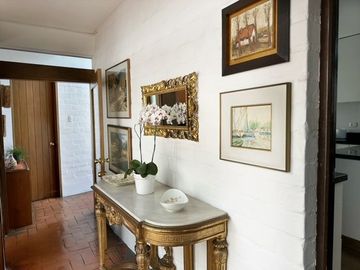 CASA EN VENTA EN MIRAFLORES CERCA A PARQUE