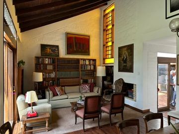 CASA EN VENTA EN MIRAFLORES CERCA A PARQUE