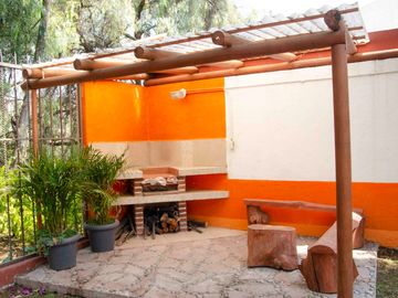 Casa en Venta en Jardines de Satélite, para remodelar